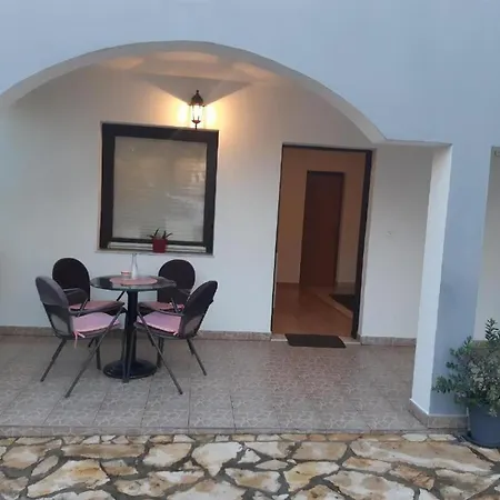 Ines Apartman