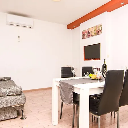 Ines Apartman *