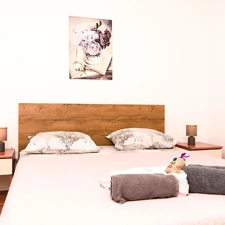 Ines Apartman *