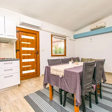 Apartman Ines *